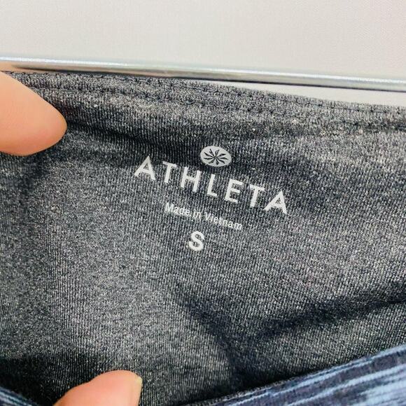 Athleta Splits Revelation Capris Workout Yoga Pilates Womens Small - Picture 2 of 6